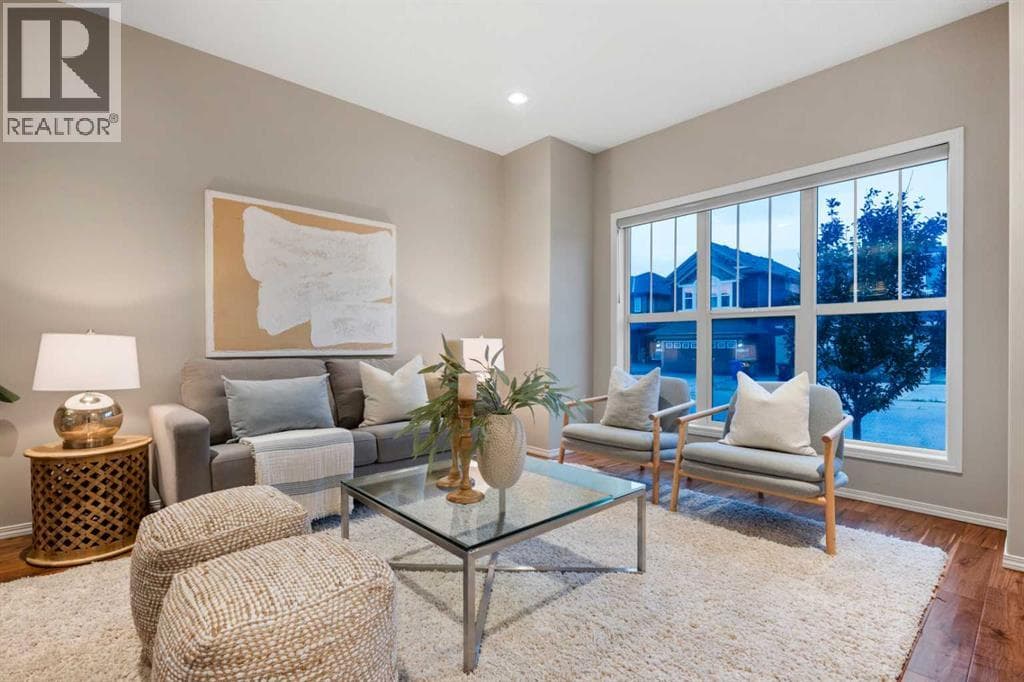 115 Evansborough Crescent NW — photo 3