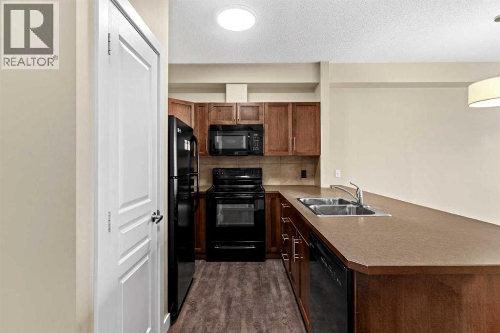 212, 10 Panatella Road NW — photo 3