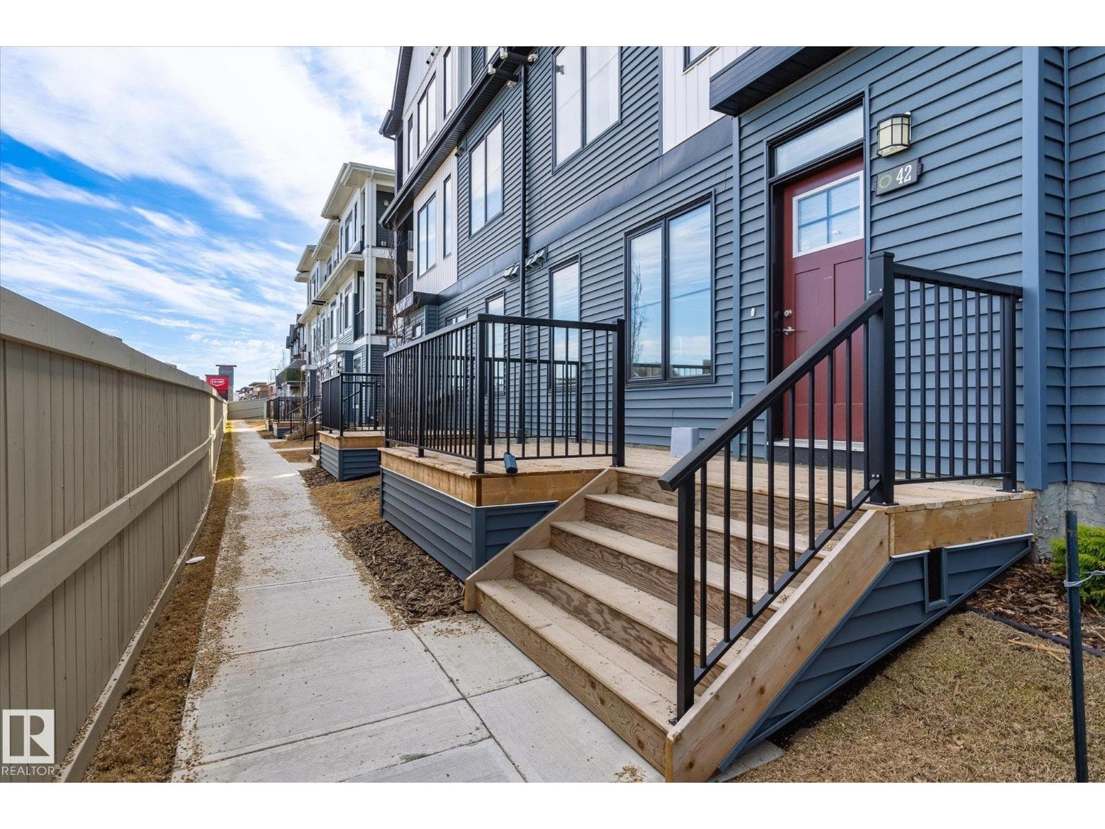 #42 6905 25 AV SW — photo 2