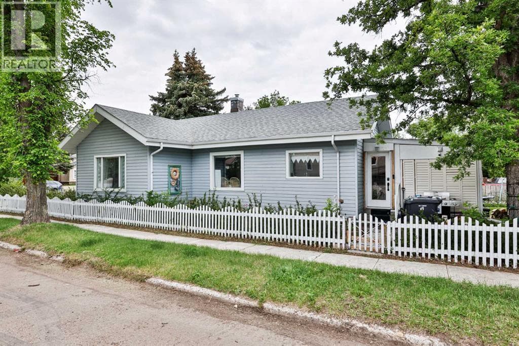 129 2 Avenue NE — photo 3