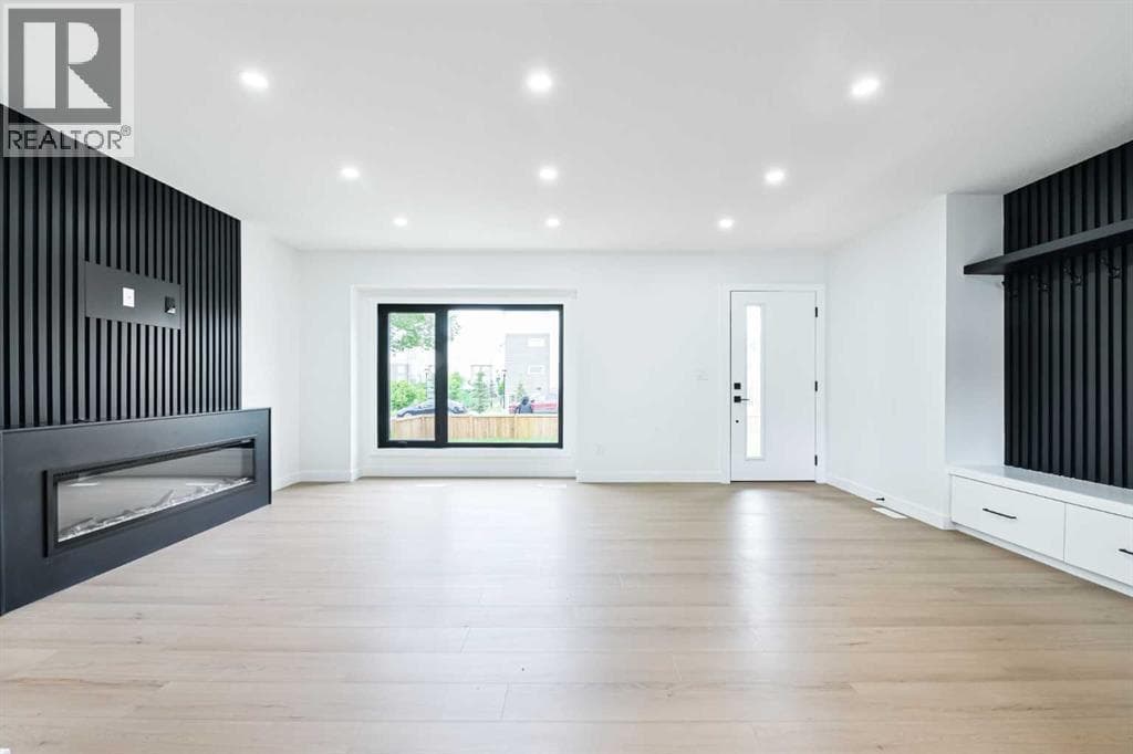 4940 45 Street SW — photo 5