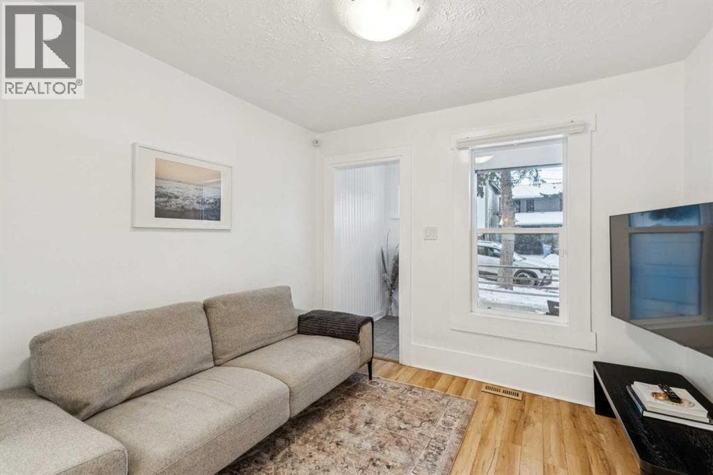 2514 16A Street SW — photo 5