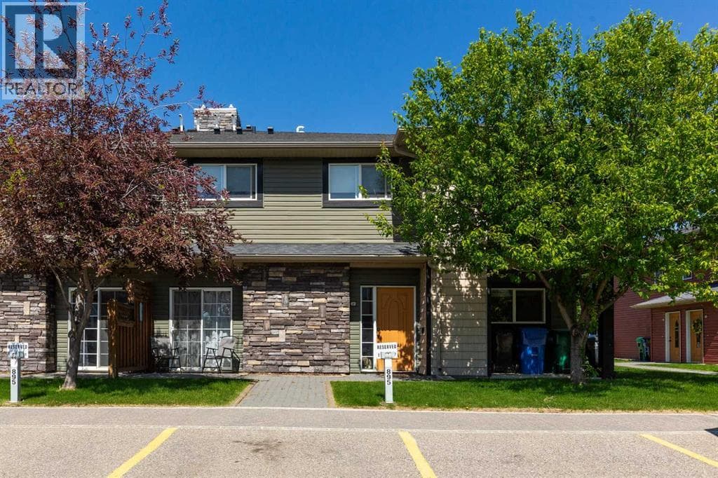 2, 895 Mt Sundance Manor W