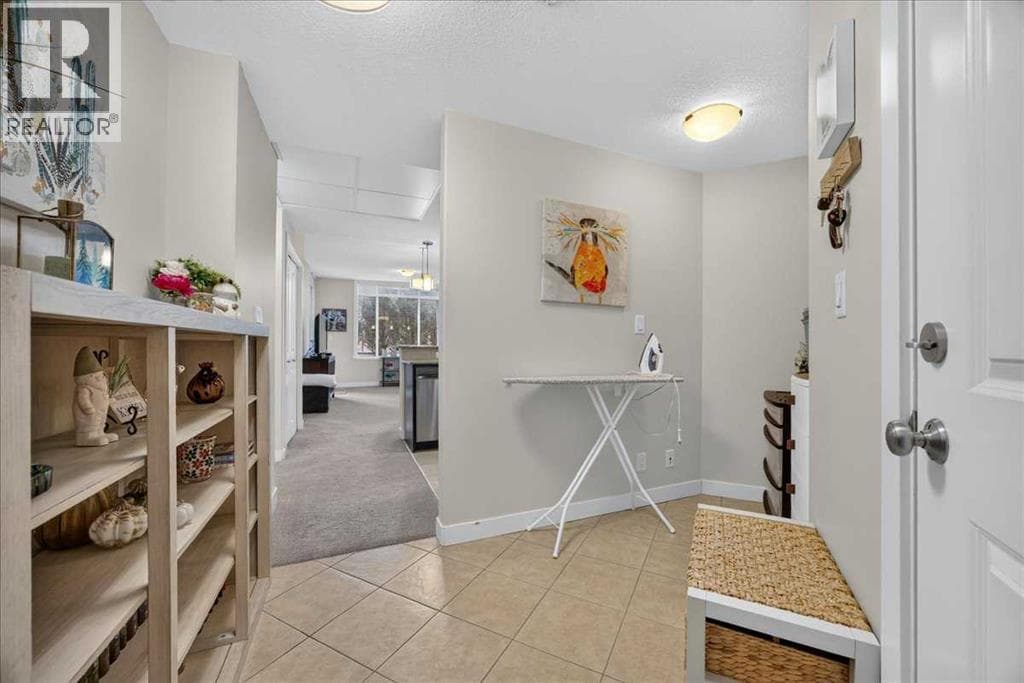 107, 16 Varsity Estates Circle NW — photo 4