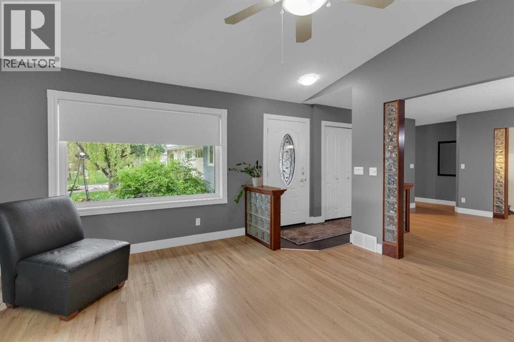 47 Hillgrove Drive SW — photo 2