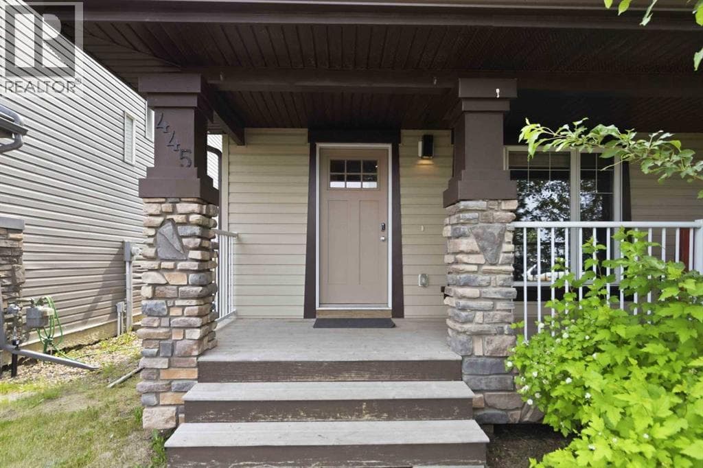 445 Heritage Drive — photo 2