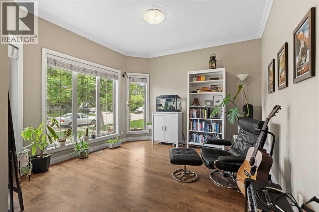 514 22 Avenue NE — photo 4