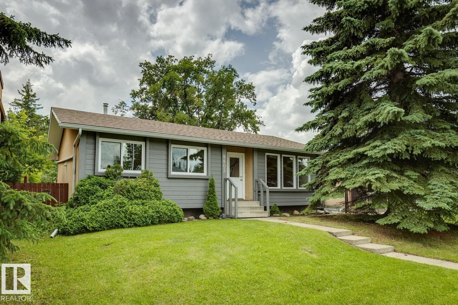 8803 25A AV NW
