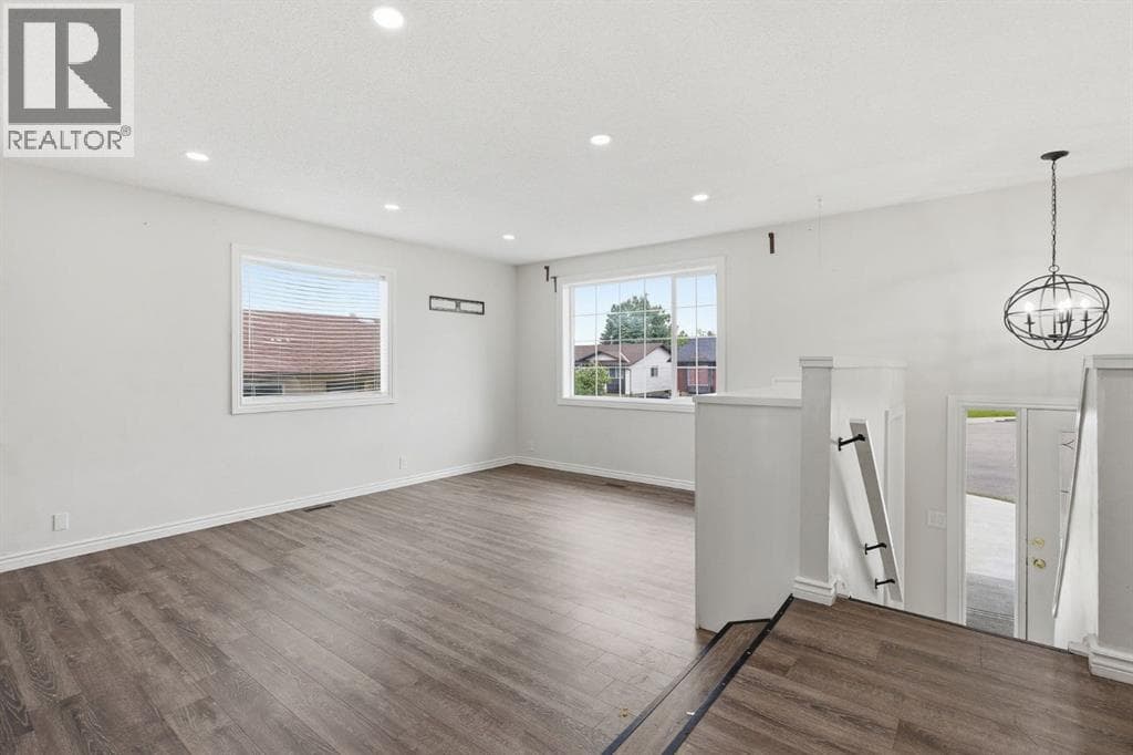 28 Fallingworth Court NE — photo 4