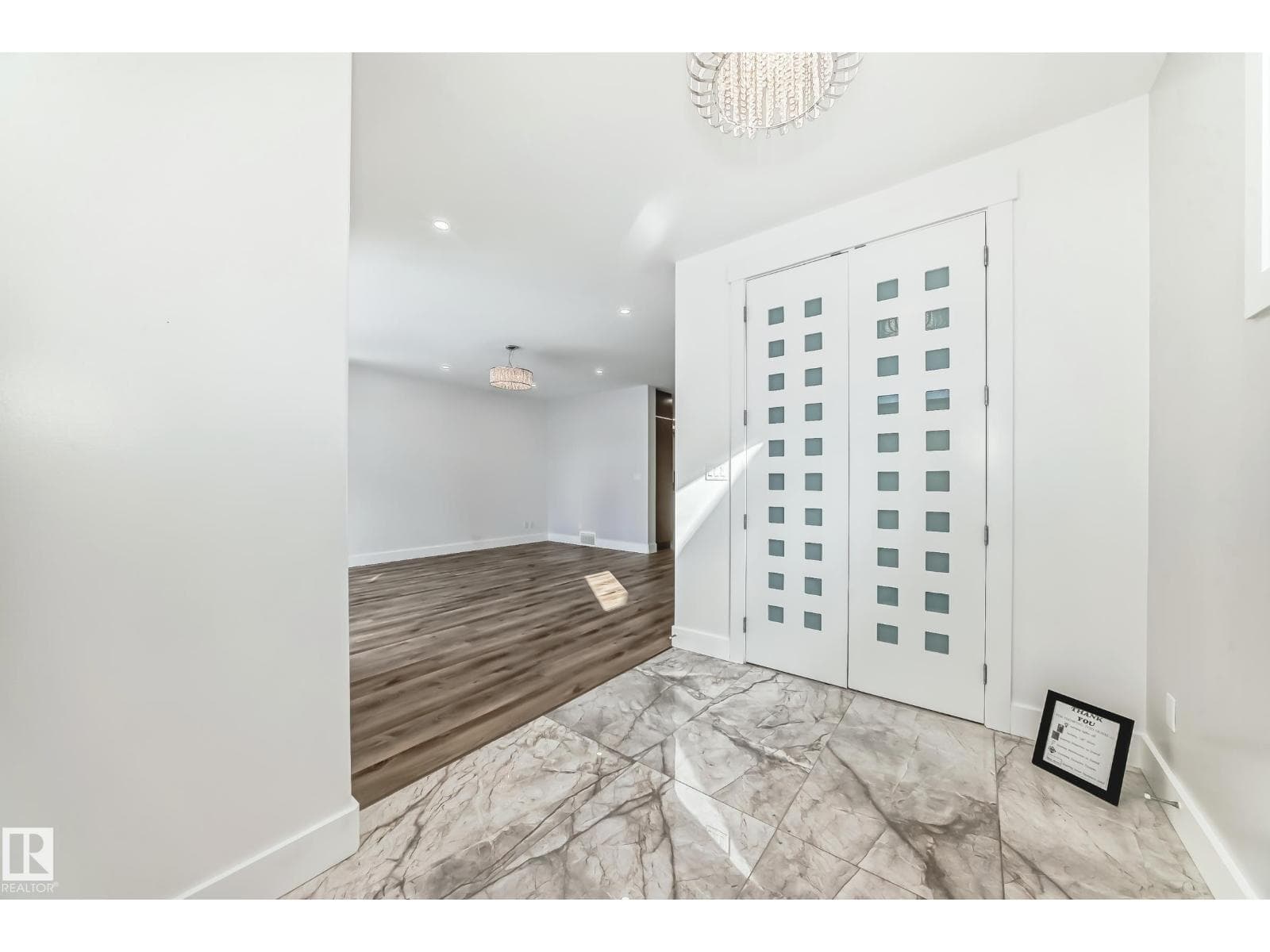 10506 68 AV NW — photo 2