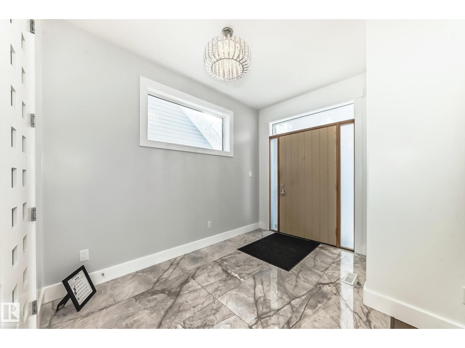 10506 68 AV NW — photo 3