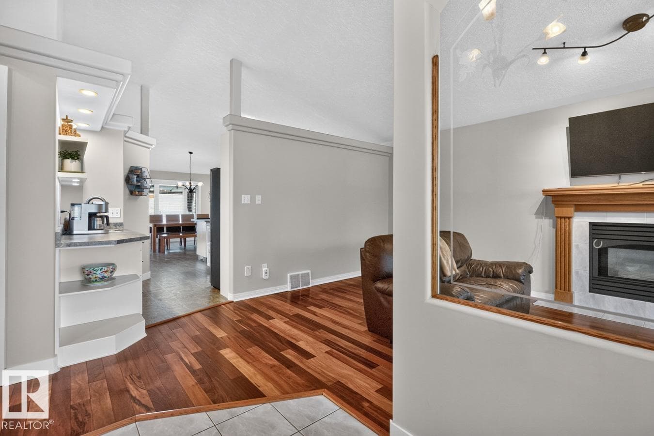 448 ORMSBY RD W NW — photo 5