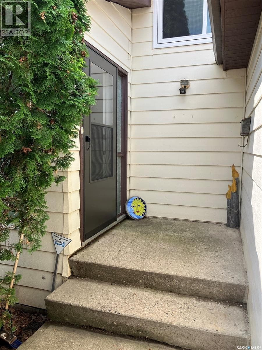904 Centre STREET — photo 3