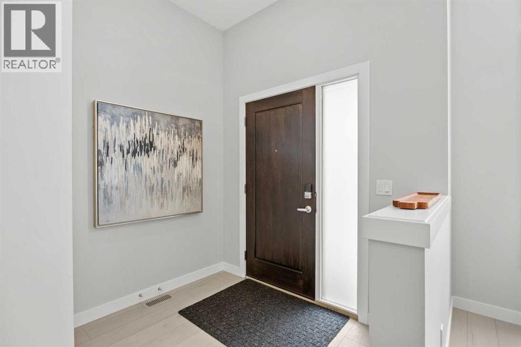 108 Wolf Crescent — photo 3