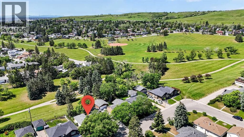 819 Thorneycroft Drive NW — photo 3