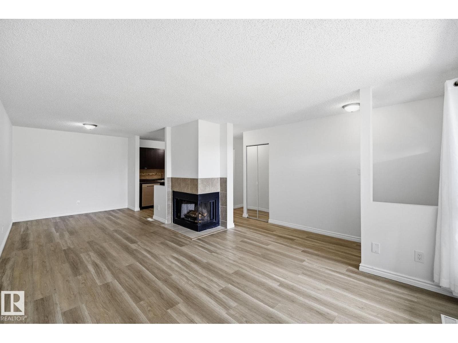 #123 2703 79 ST NW — photo 5
