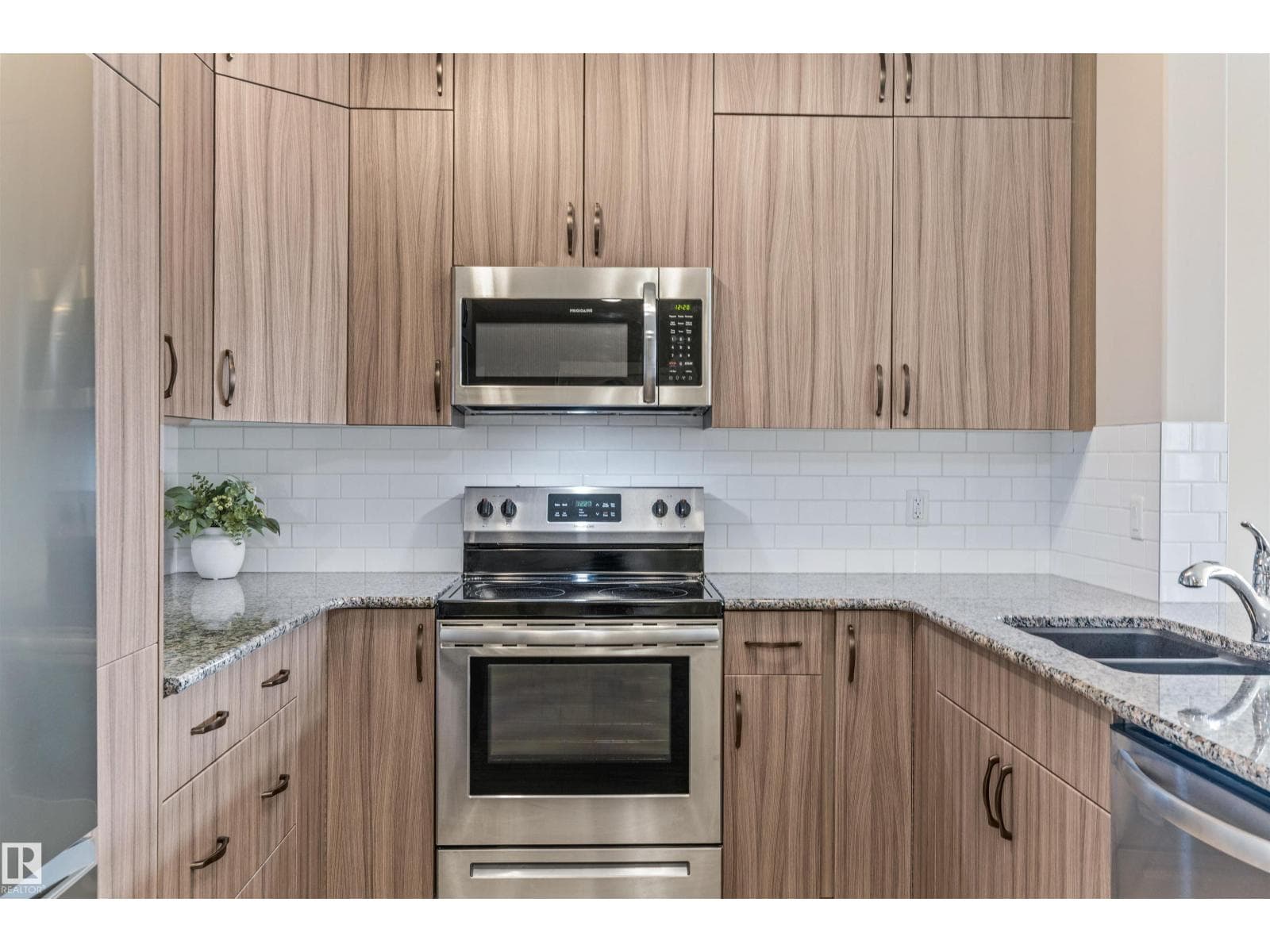 #409 511 QUEEN ST — photo 5