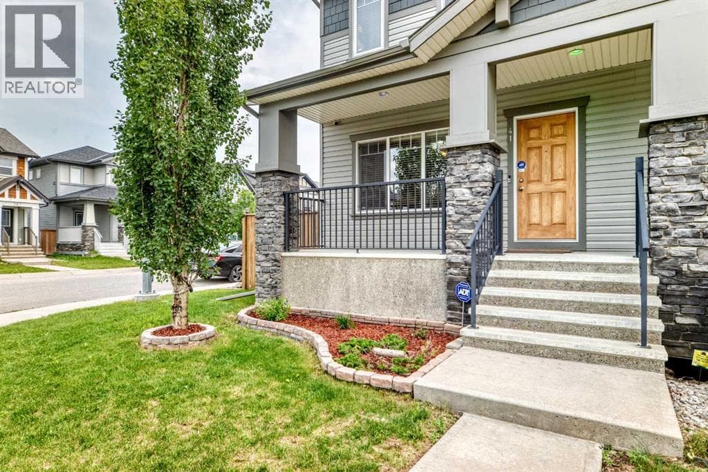 41 Skyview Ranch Manor NE — photo 2