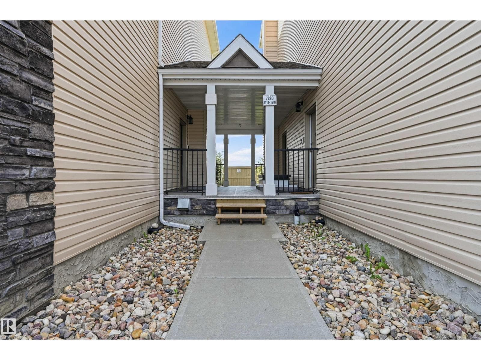 #117 7293 SOUTH TERWILLEGAR DR NW — photo 5