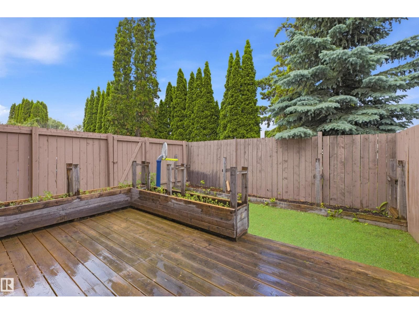 2345 139 AV NW — photo 3