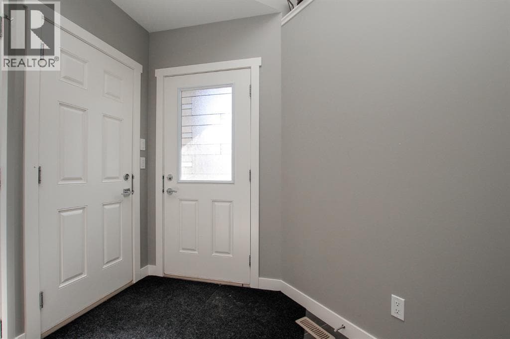 30 Henderson Crescent — photo 4