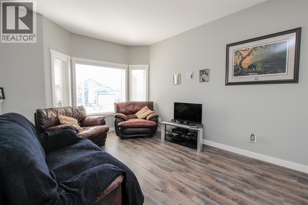 30 Henderson Crescent — photo 5