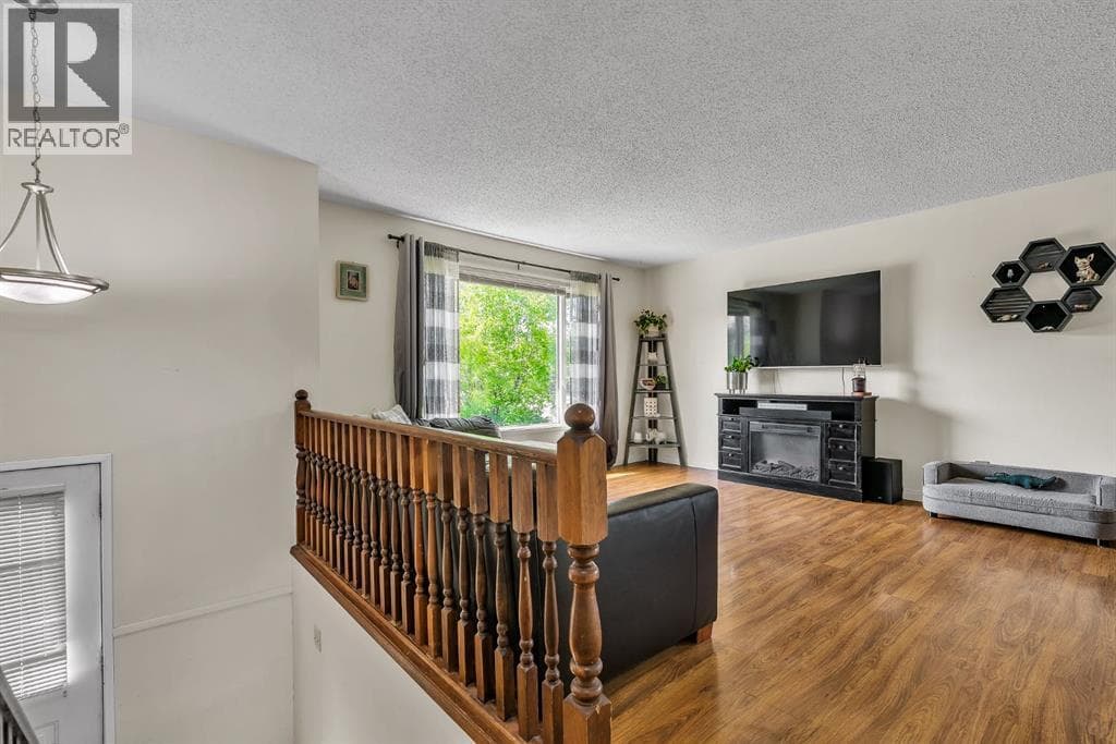 502 Maplewood Drive — photo 4