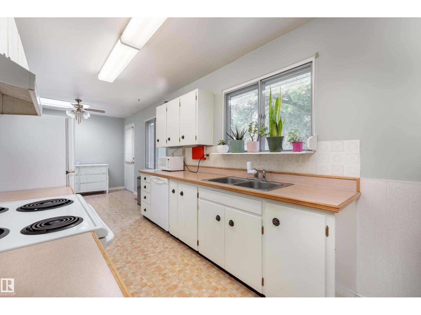947 ALDER AV — photo 5