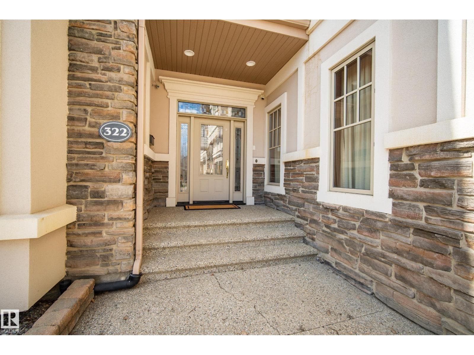 322 CALDWELL CL NW — photo 2