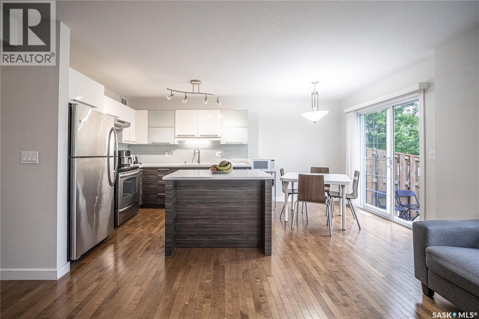 307 710 Gordon ROAD — photo 4