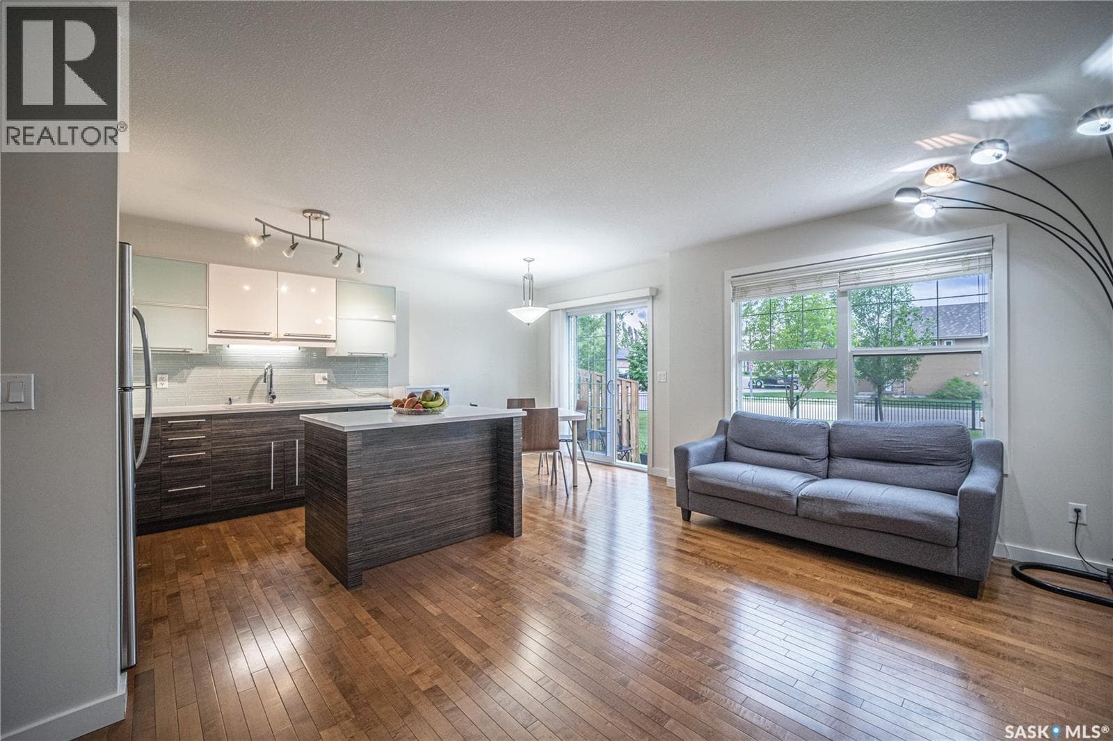 307 710 Gordon ROAD — photo 5