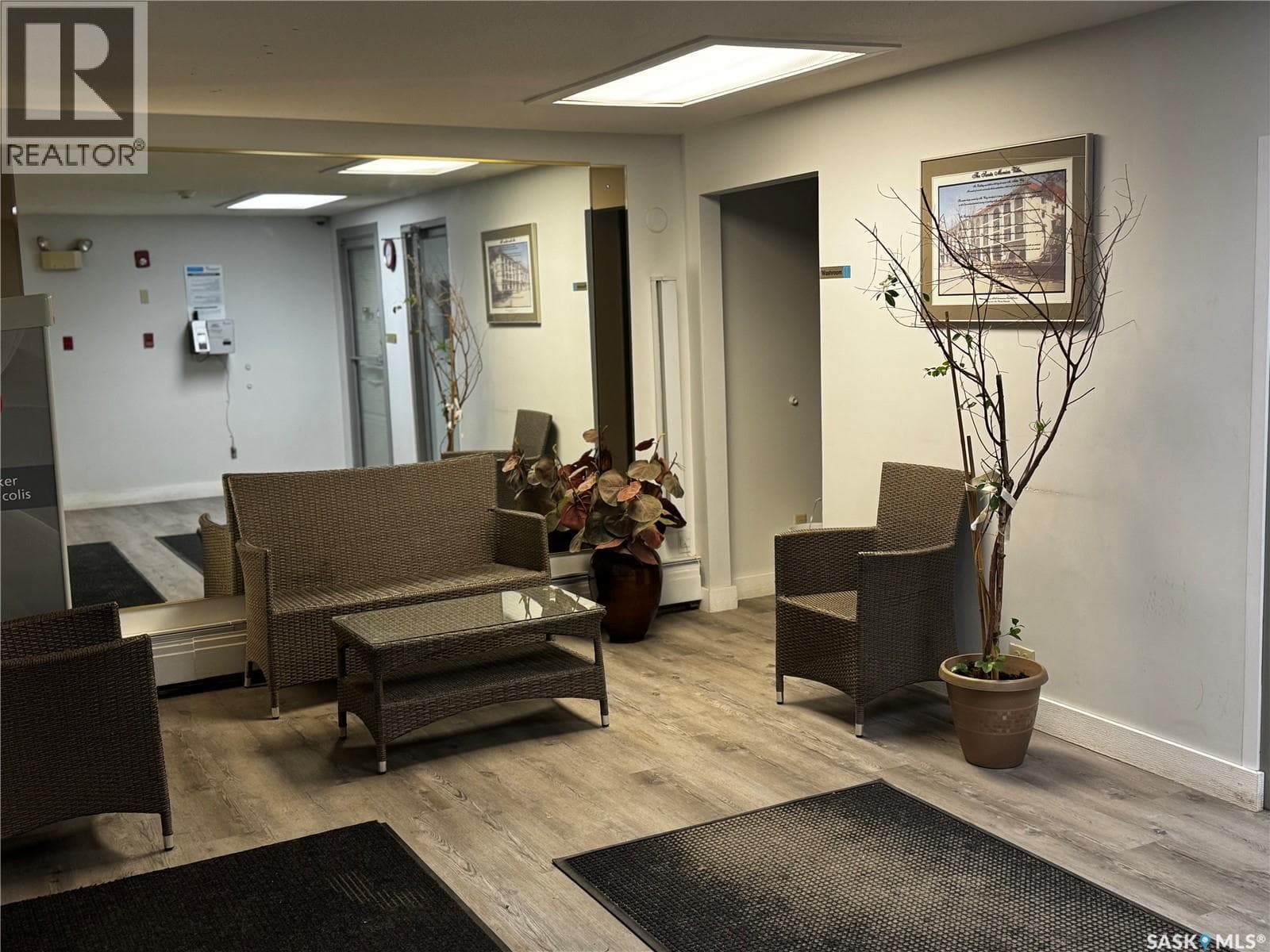 303 2125 Osler STREET — photo 5