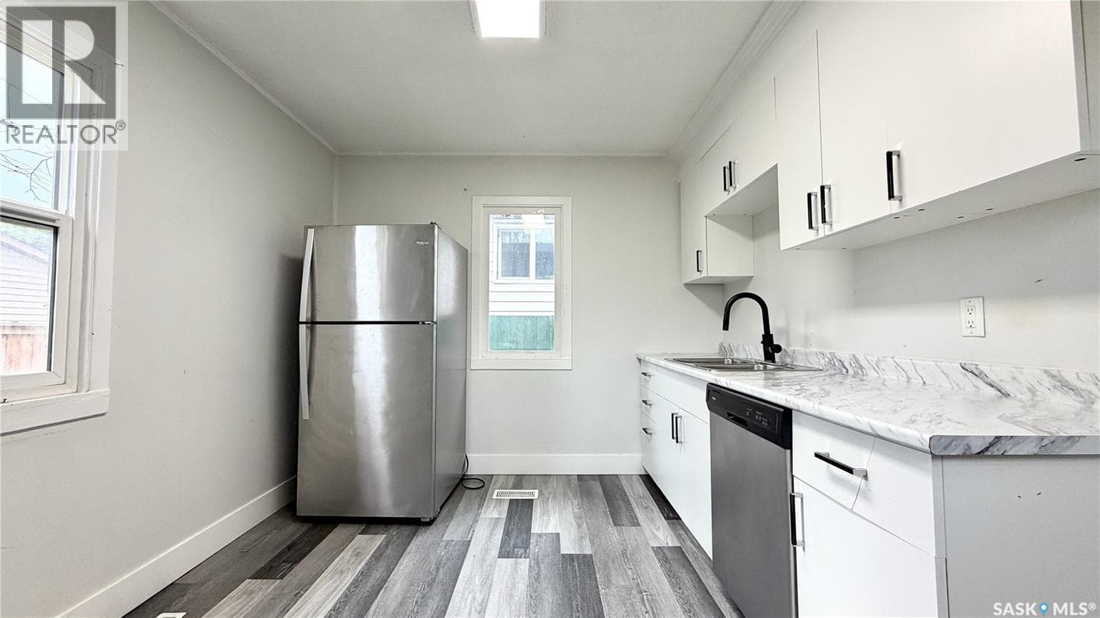 710 M AVENUE S — photo 5