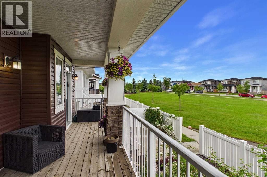 83 Redstone Gardens NE — photo 4