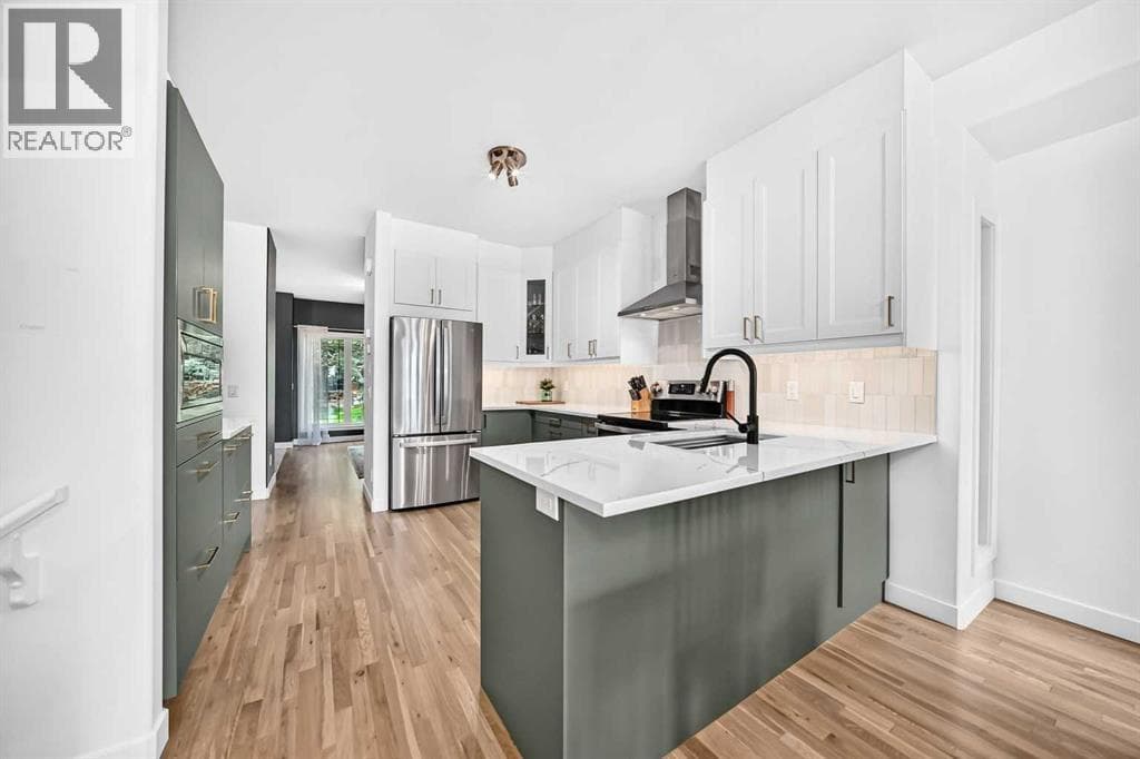 1416 43 Street SW — photo 5