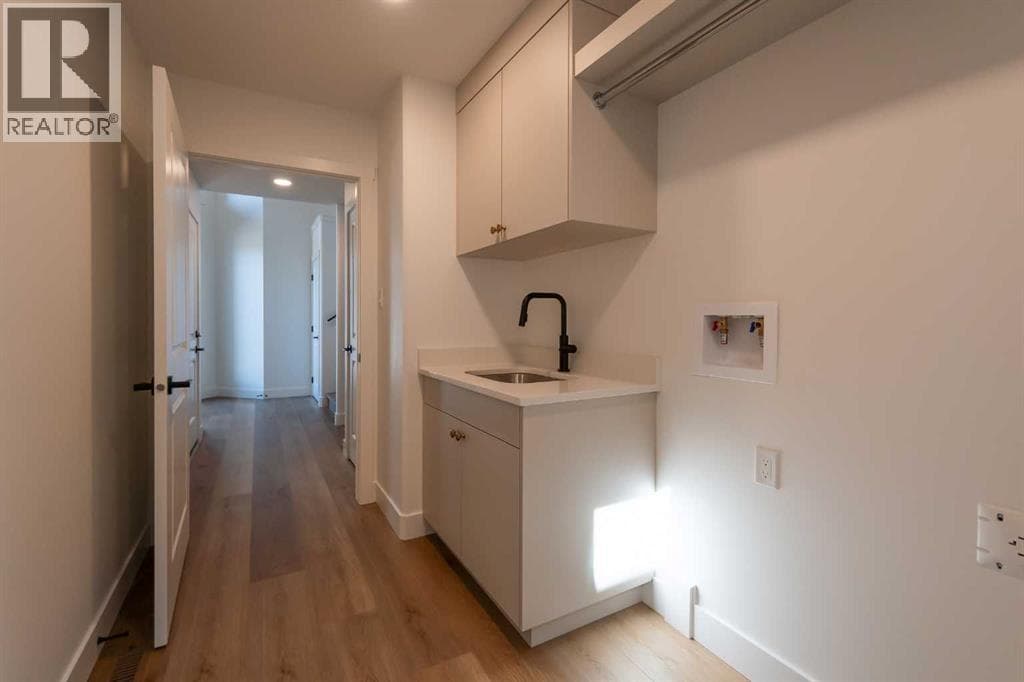 639 Sixmile Crescent S — photo 4