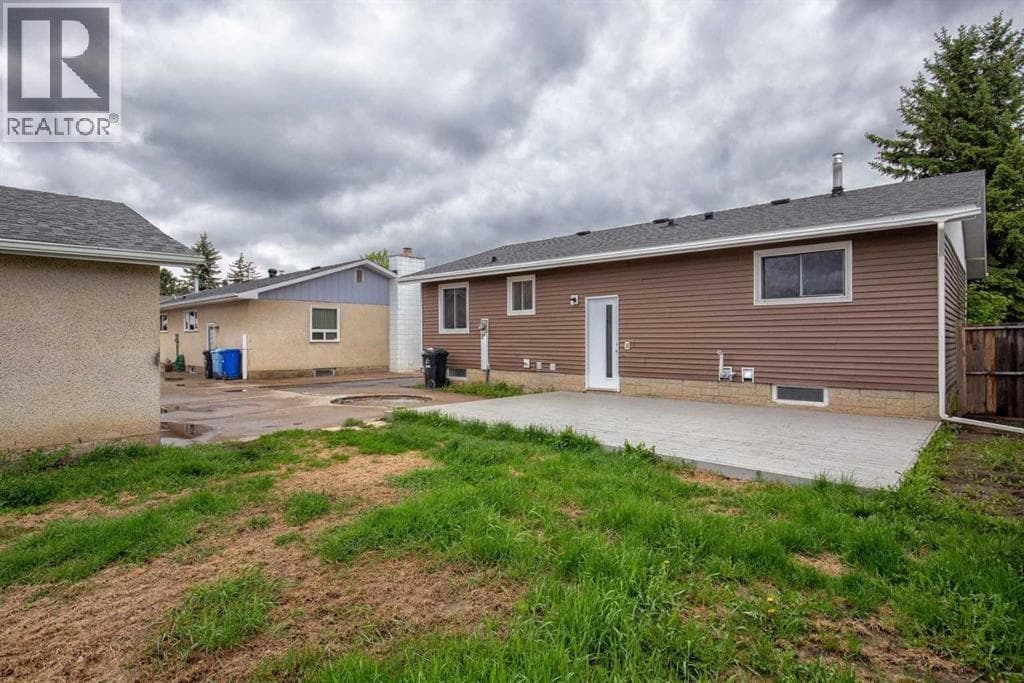 4 Mcleod Street — photo 2