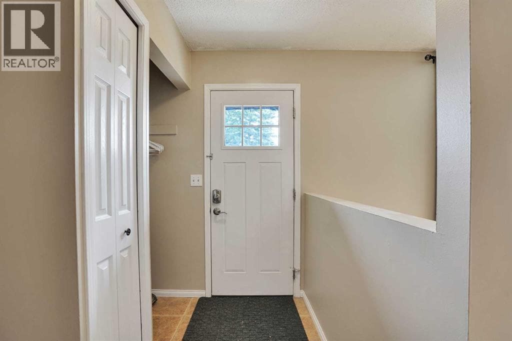 6, 6404 4A Street NE — photo 2