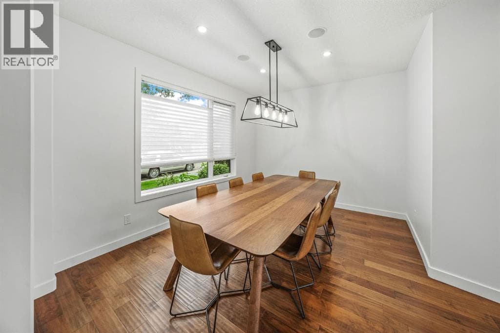 1734 37 Avenue SW — photo 3