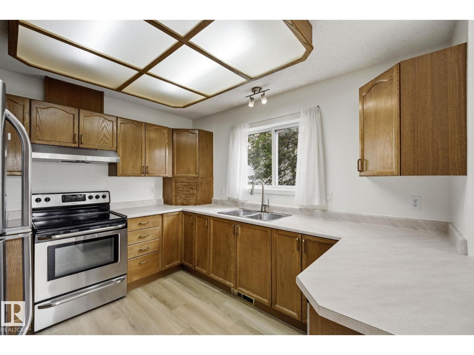 #8 10 DEVON CL — photo 4