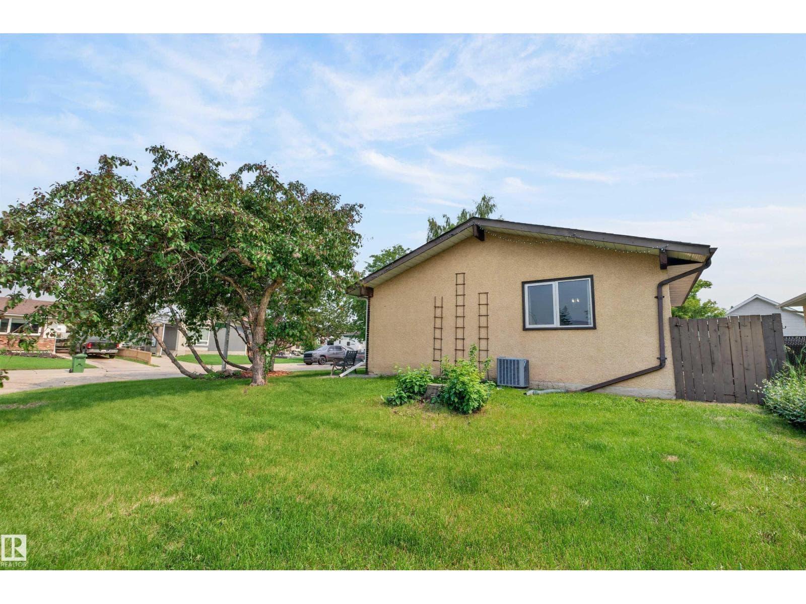 9410 80 ST — photo 4