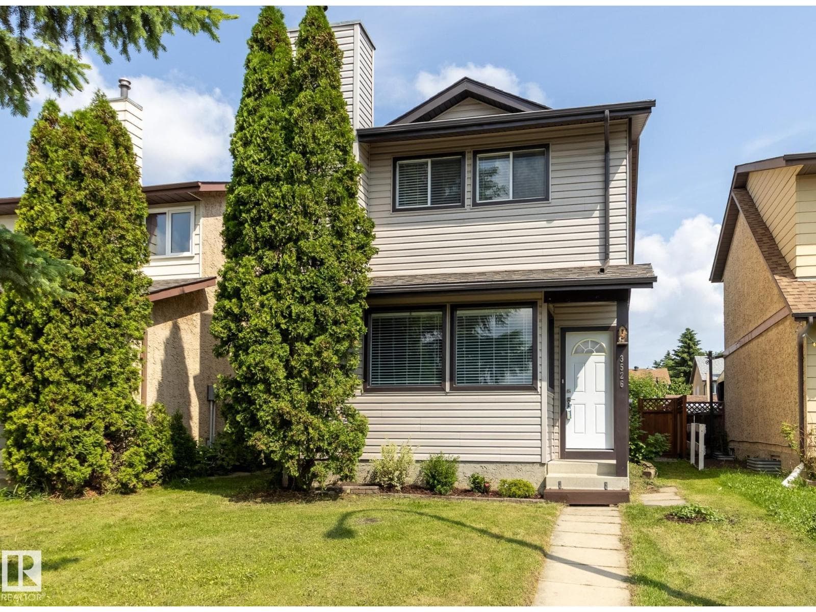 3526 42 AV NW