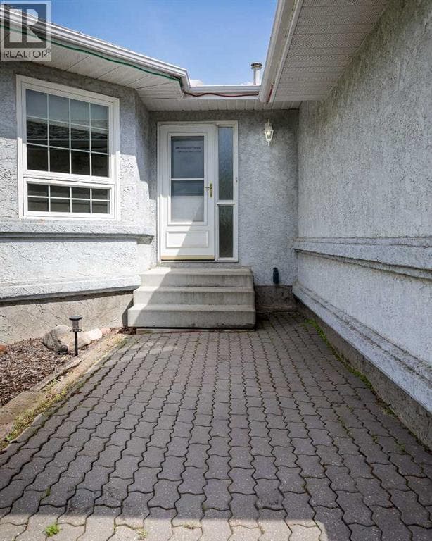 108 Martin Avenue — photo 4