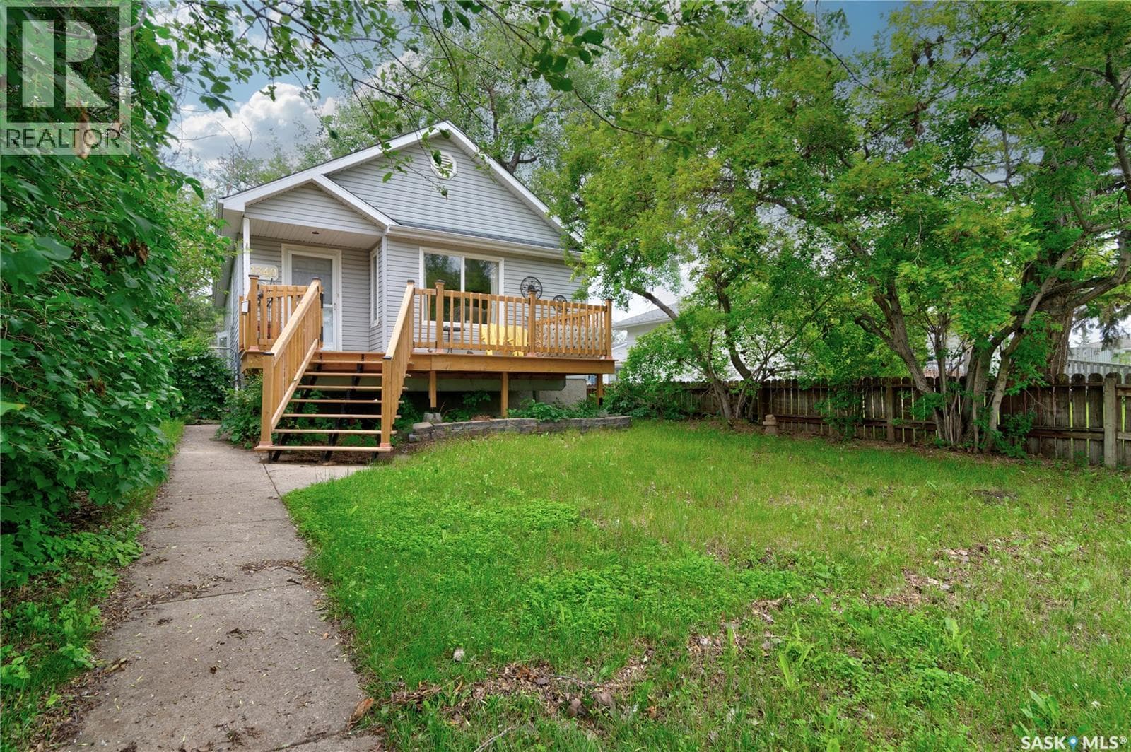 1340 Connaught STREET — photo 2