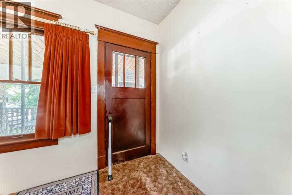 122 2 Avenue E — photo 4