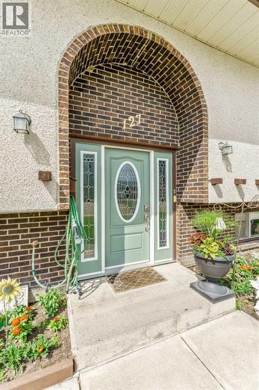 127 Markwick Drive SE — photo 3
