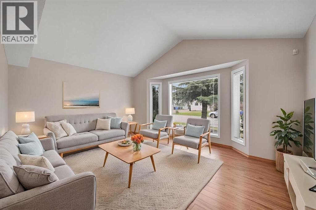 100 Somerside Grove SW — photo 3