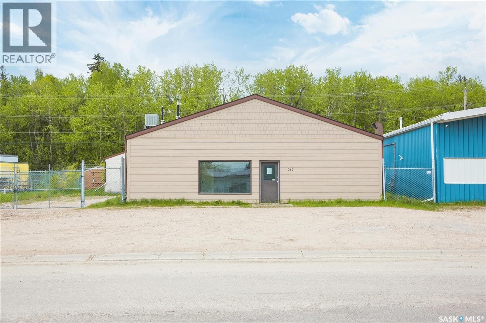 325 17th STREET W