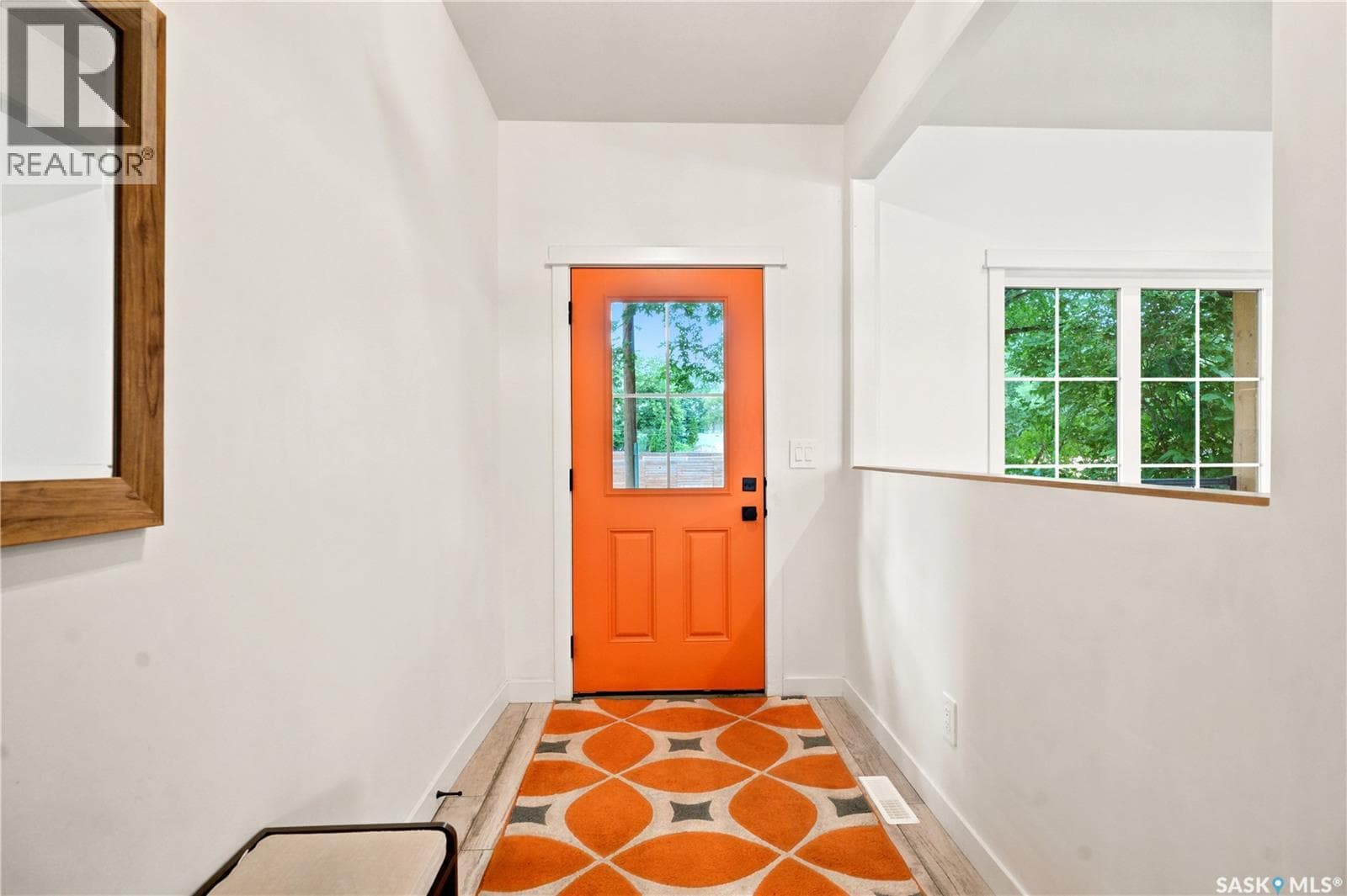 825 Osborne STREET — photo 4