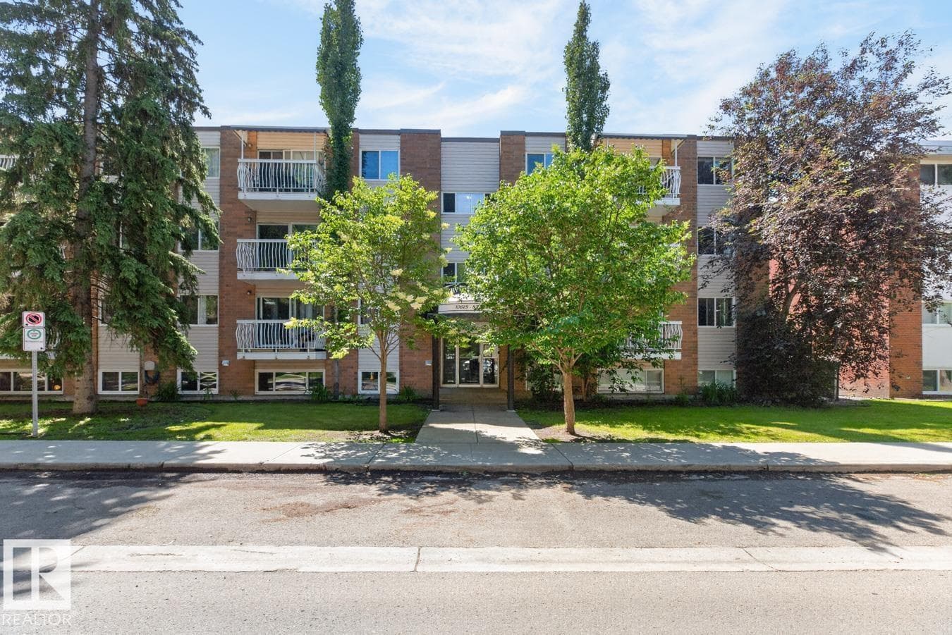 #402 10625 83 AV NW